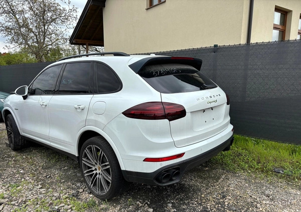 Porsche Cayenne cena 89900 przebieg: 151000, rok produkcji 2017 z Wołomin małe 56